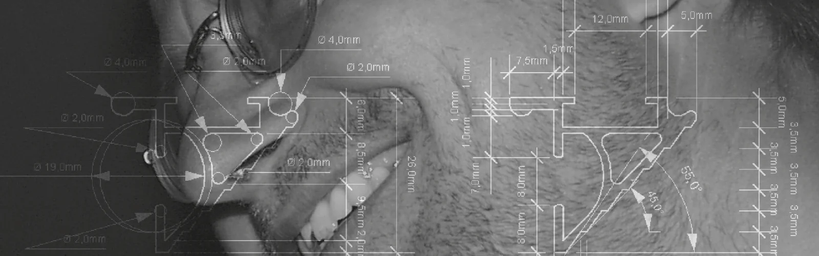 Nahaufnahme des Gesichts eines Mannes, überlagert mit einer technischen Blaupause. | KonzeptDesignKunst